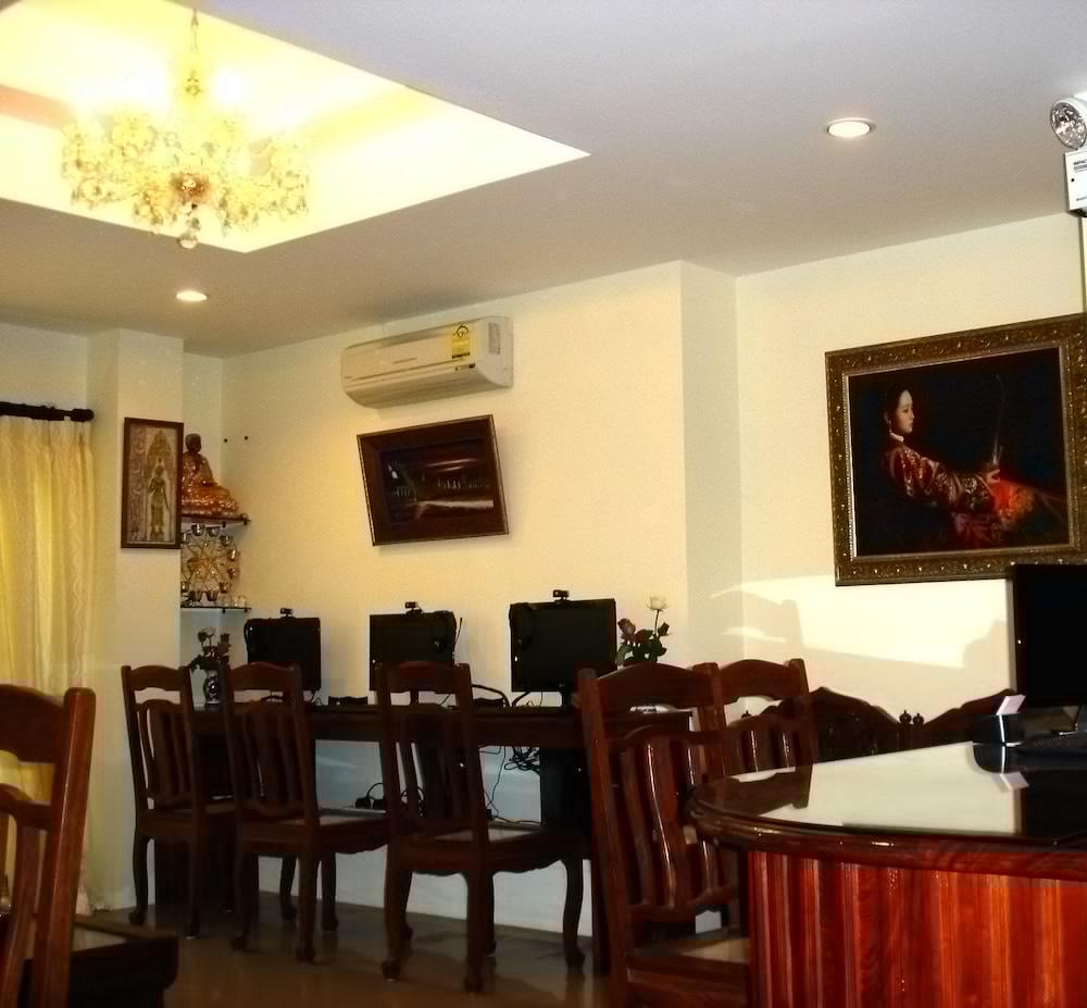 The Bang Khun Phrom Suites Bangkok Bagian luar foto